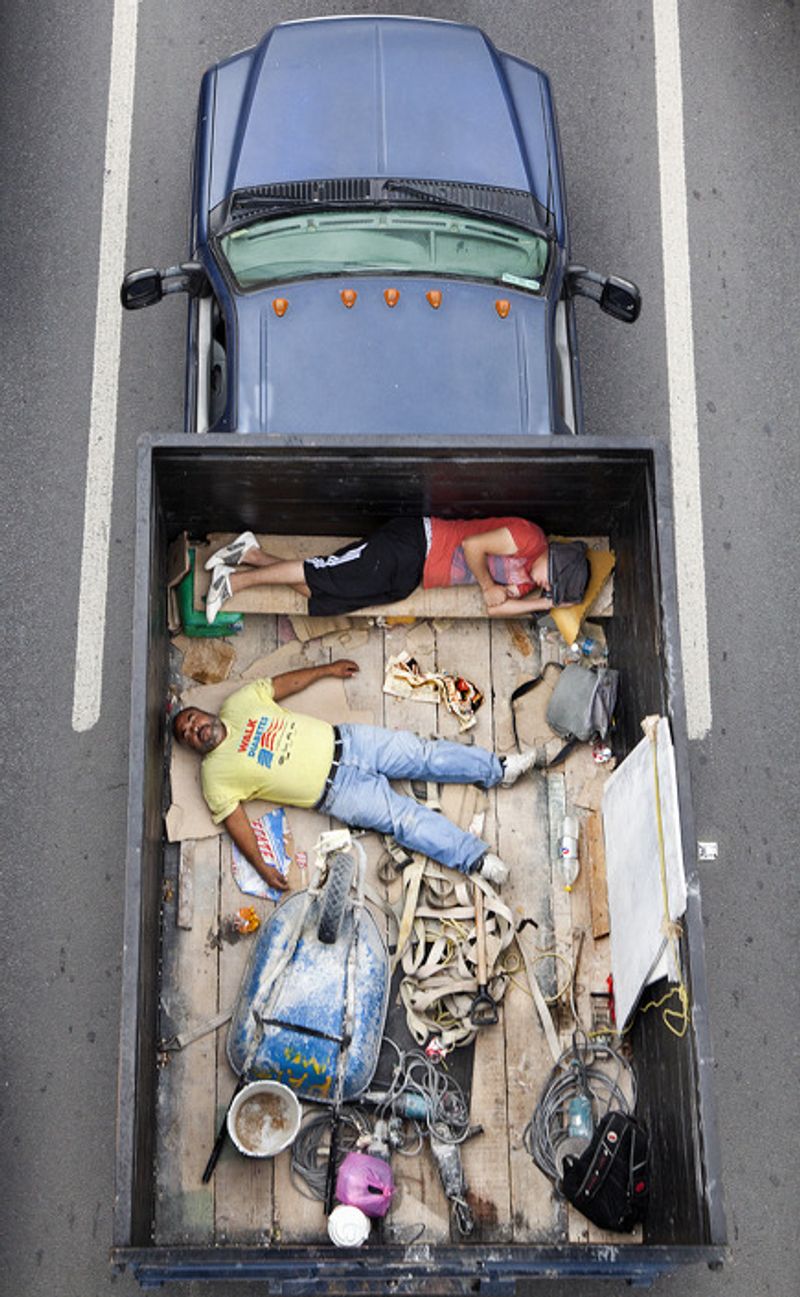 © Alejandro Cartagena - Image from the The Car Poolers photography project