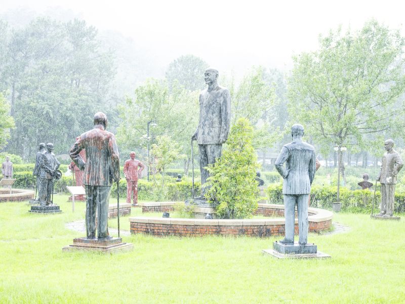 © Chung Ming Ko - Image from the The Graveyard of a Dictator photography project