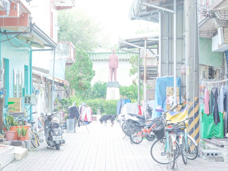 © Chung Ming Ko - Image from the The Graveyard of a Dictator photography project