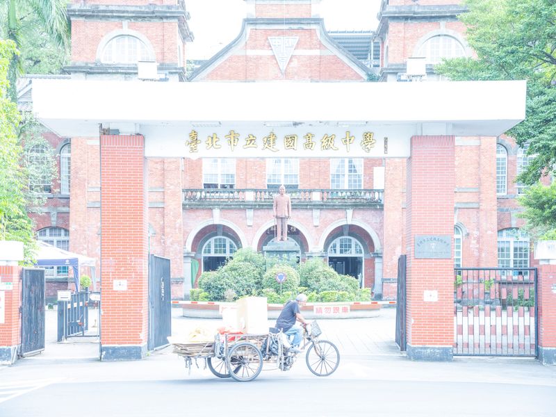 © Chung Ming Ko - Image from the The Graveyard of a Dictator photography project