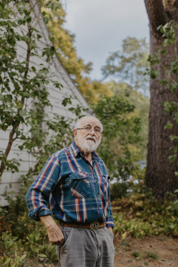 © Hannah Latham - Gramp Looking Up