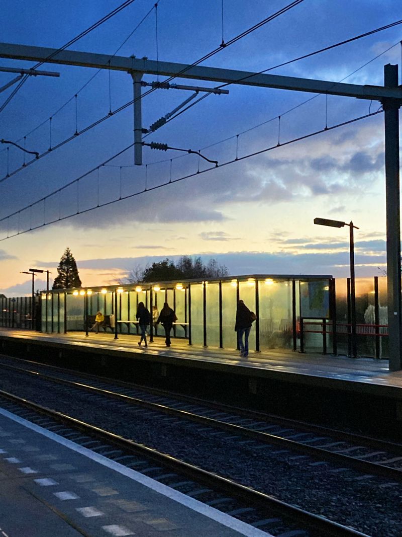 © Nina Kuiper - Early Commuters