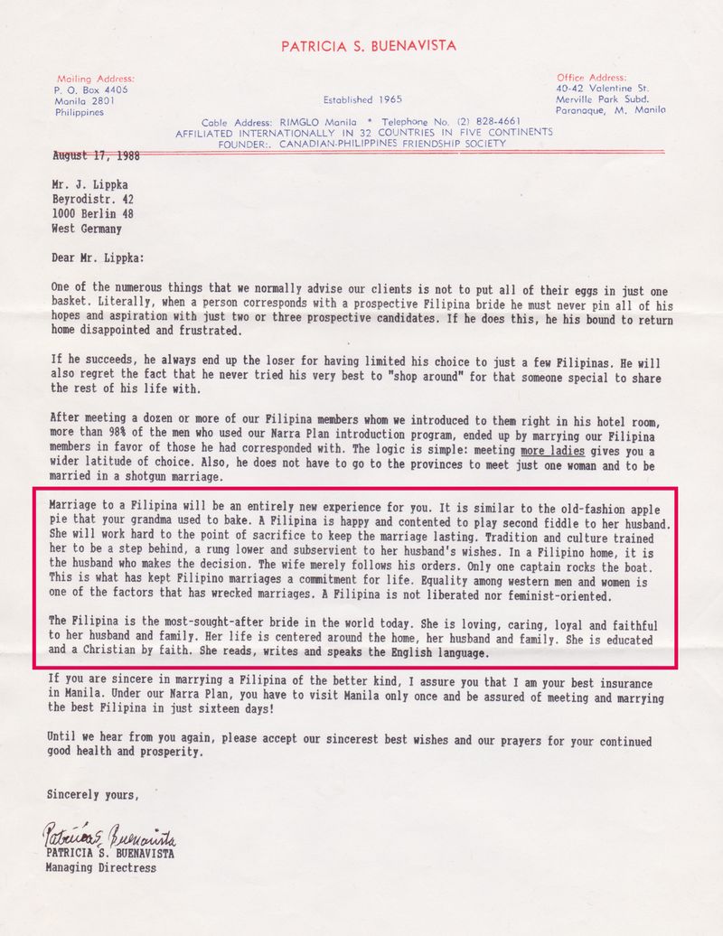 © Sina Niemeyer - Image from the The many wives of Mr. _ photography project