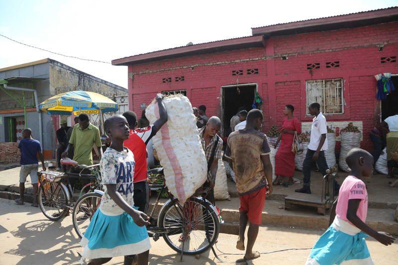 © alexandra buxbaum - Image from the Bujumbura –City in the Heart of Africa photography project