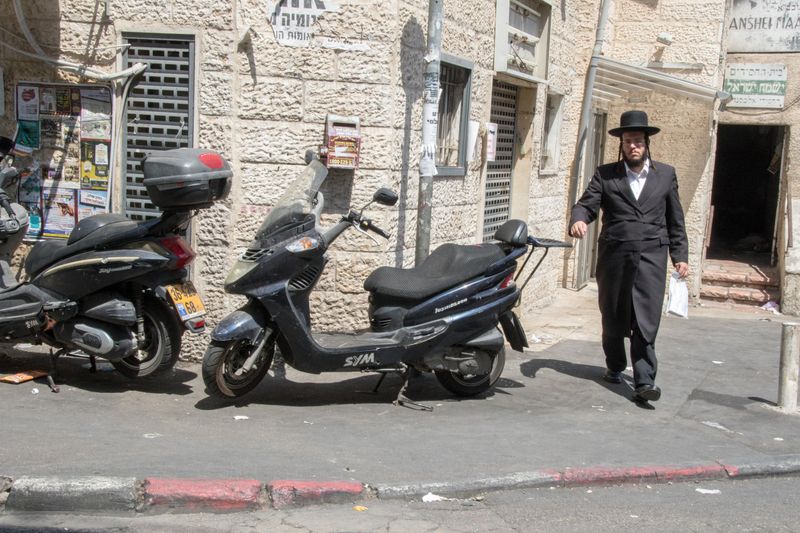 © alexandra buxbaum - Image from the Mea Shearim - A Look at Orthodox Jerusalem photography project