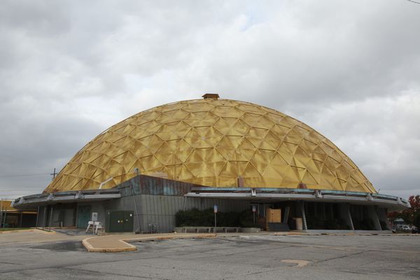 © alexandra buxbaum - The Gold Dome along Historic Route 66, Oklahoma City, Oklahoma