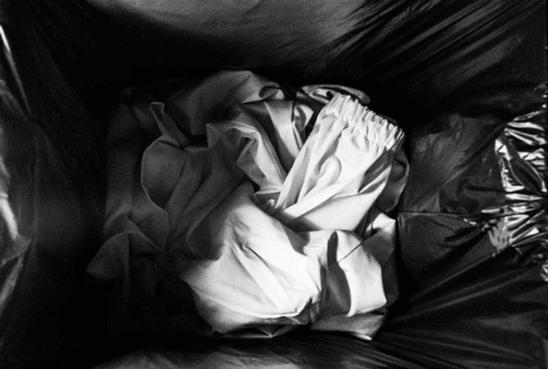 © Susanna De Pascalis - BURN. HO BISOGNO DI METTERMI IN PACE