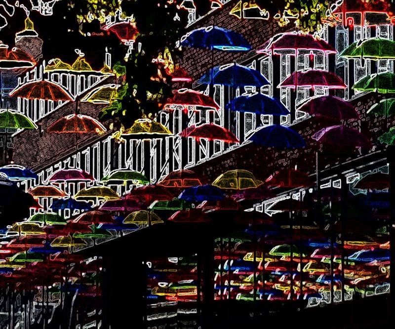 © Saskia Rueb - The curse of the umbrellas