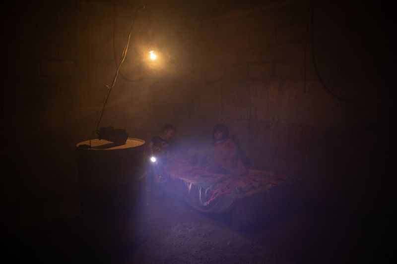 © Sandra Loza - Image from the Ojos que conocieron la misma guerra (Eyes that knew the same war) photography project