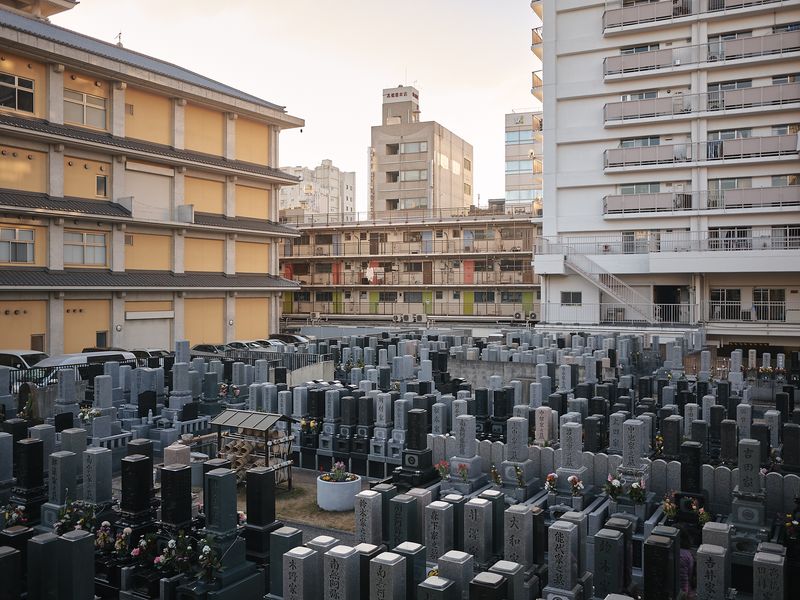 © Emanuele Tortora - Image from the THE INVISIBLE HAND photography project