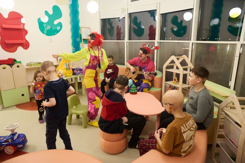 © Aleksandra Konoplyeva - Isabella and Lesha at Children's Oncology Center