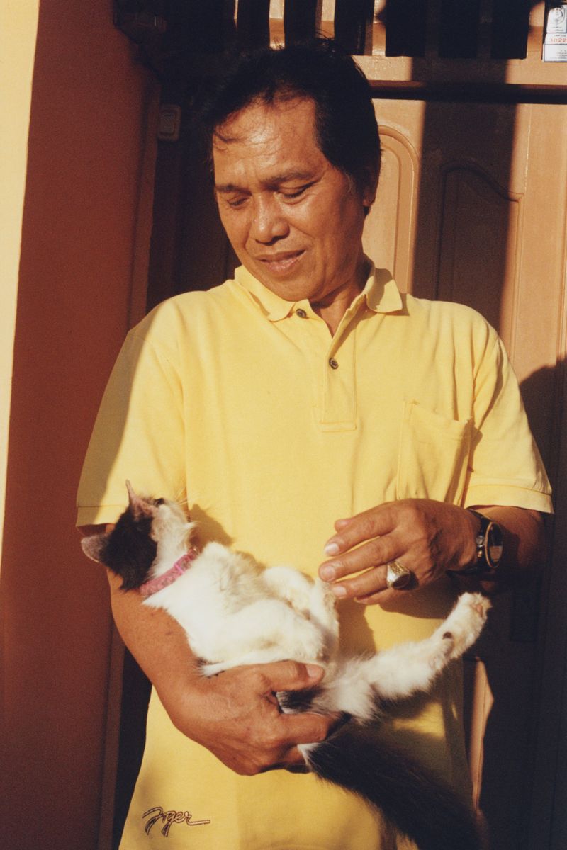 © Farid Renais Ghimas - Ling with His Cat Mu'mui, 2022