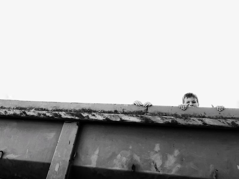 © Julia Zyrina - A child’s summer is long like a freight train