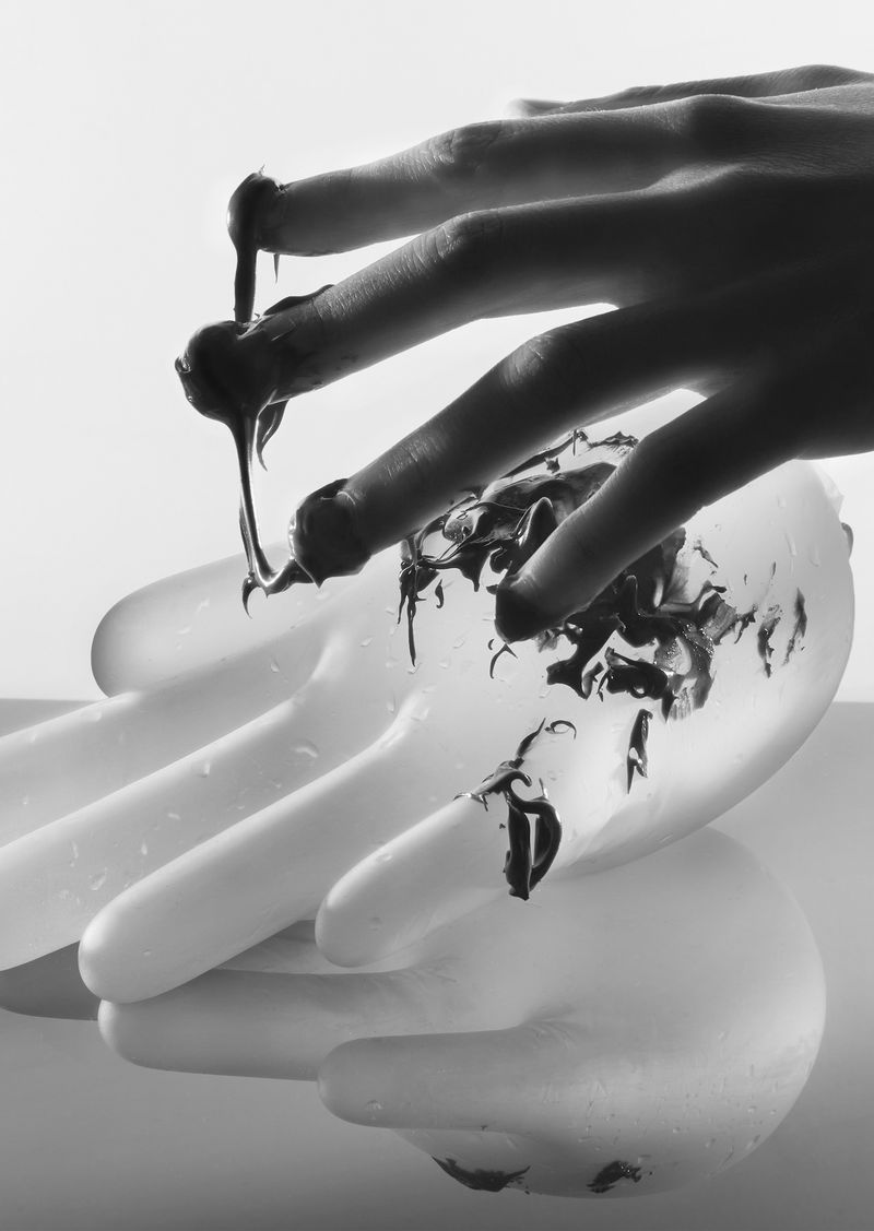 © Nyo Jinyong Lian - Image from the Trust me photography project