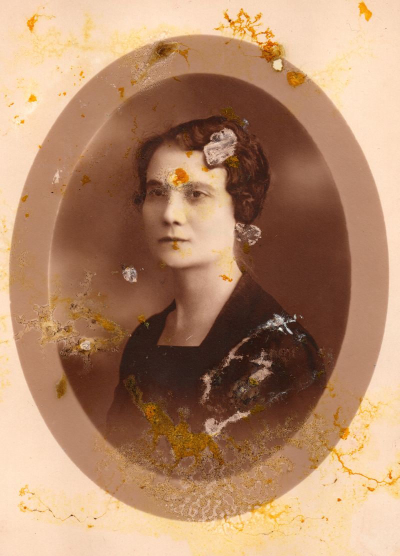 © Roberta Stamato - What do we carry down from our ancestors? Zia Concettina - Original - final result.