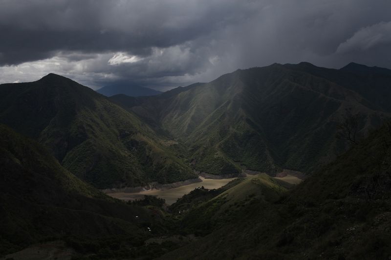 © James Rodriguez - Rio Negro, Rabinal, 2012.