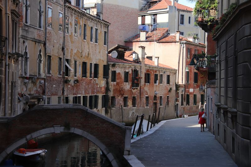 © Ossetrova Eugeniya - Image from the People in Italy photography project