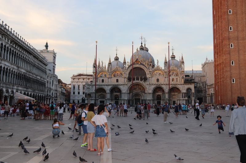 © Ossetrova Eugeniya - Image from the People in Italy photography project