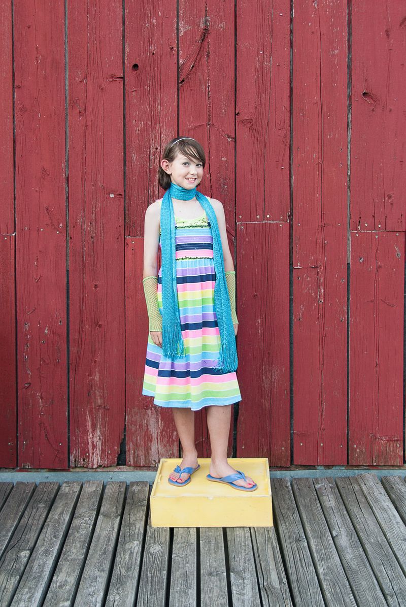 © Lindsay Morris - In front of the "Red Barn" (2010).