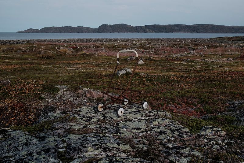 © ANASTASIA DUBRAVA - Image from the Abandoned belongings photography project