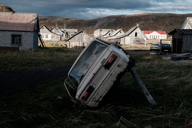 © ANASTASIA DUBRAVA - Image from the Abandoned belongings photography project