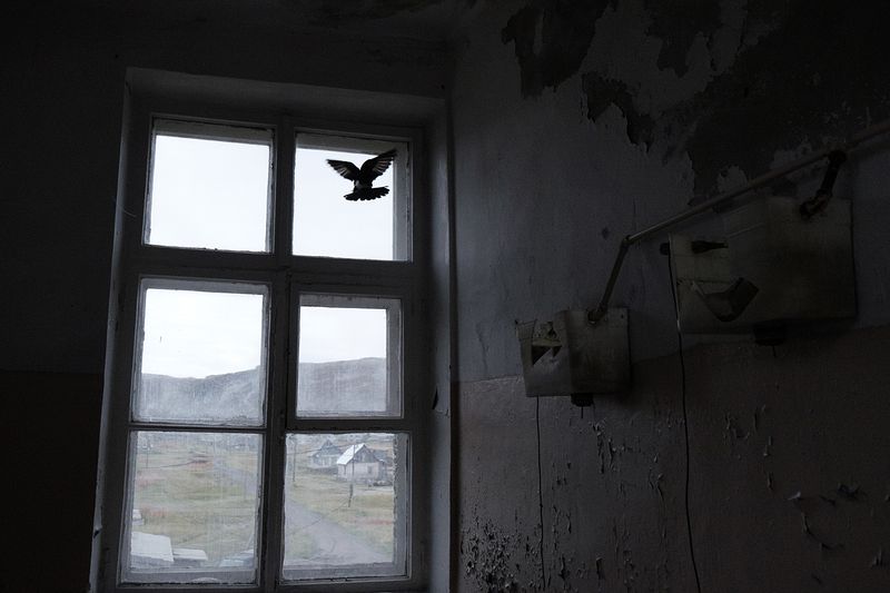 © ANASTASIA DUBRAVA - Image from the Abandoned belongings photography project