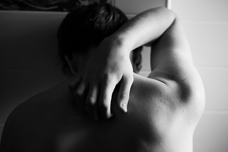 © ANASTASIA DUBRAVA - Image from the Awkward Age photography project