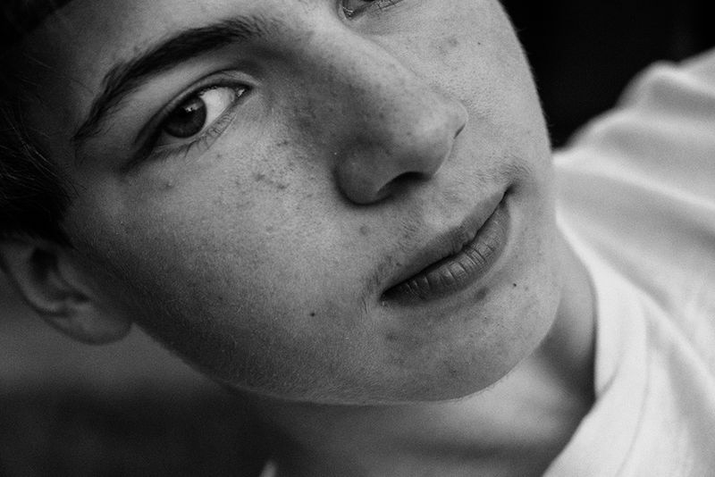 © ANASTASIA DUBRAVA - Image from the Awkward Age photography project