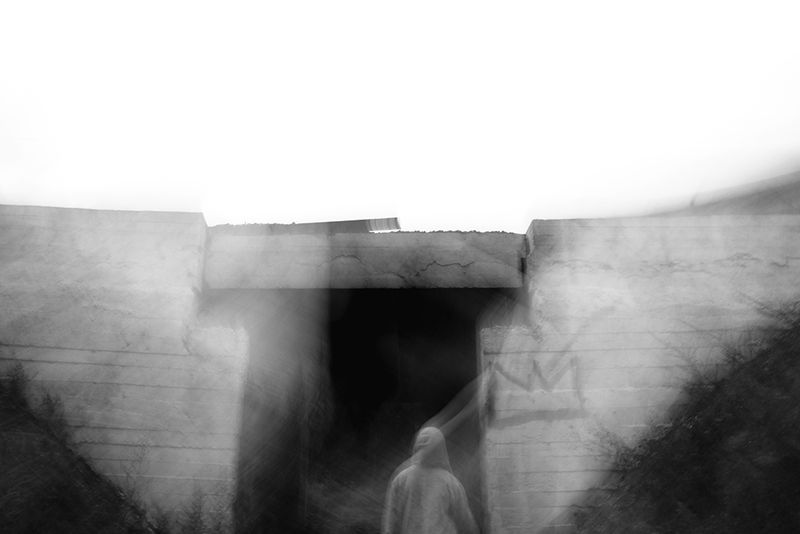 © ANASTASIA DUBRAVA - Image from the Awkward Age photography project