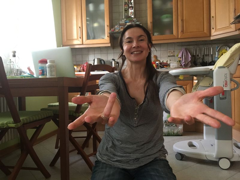 © ANASTASIA DUBRAVA - “Mummy, are you sure I can make it myself?!”