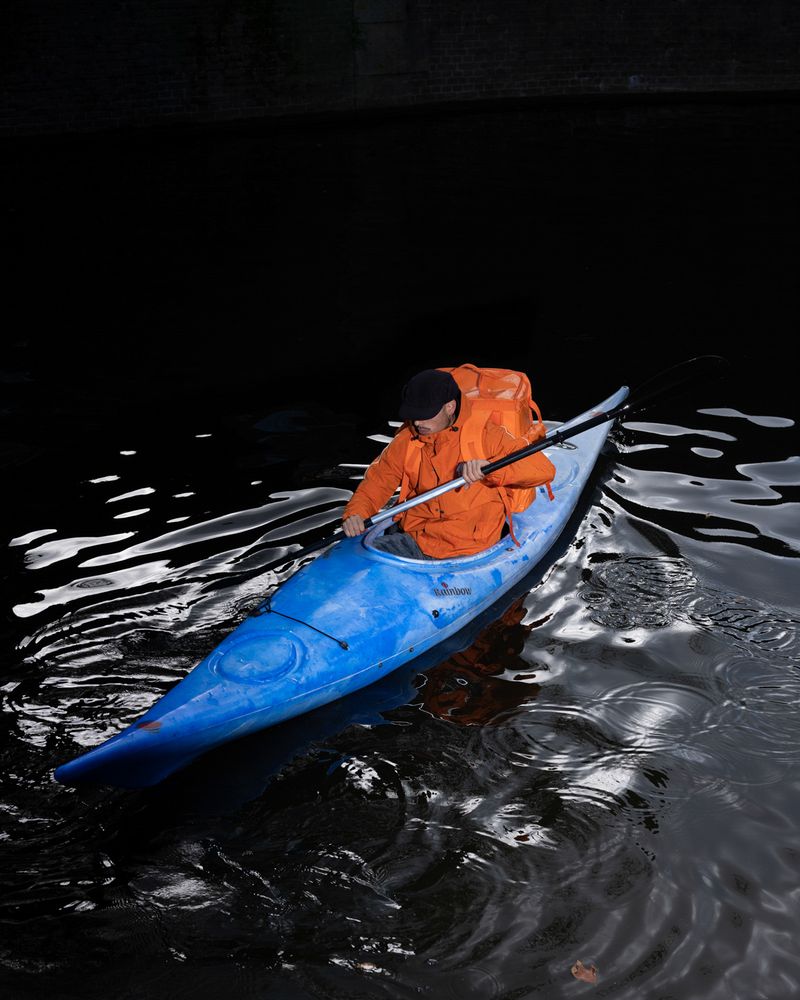 © Sean Charlton White - “We Got It!" no matter the situation Thuisbezorgt has your back and will deliver food even during floods.