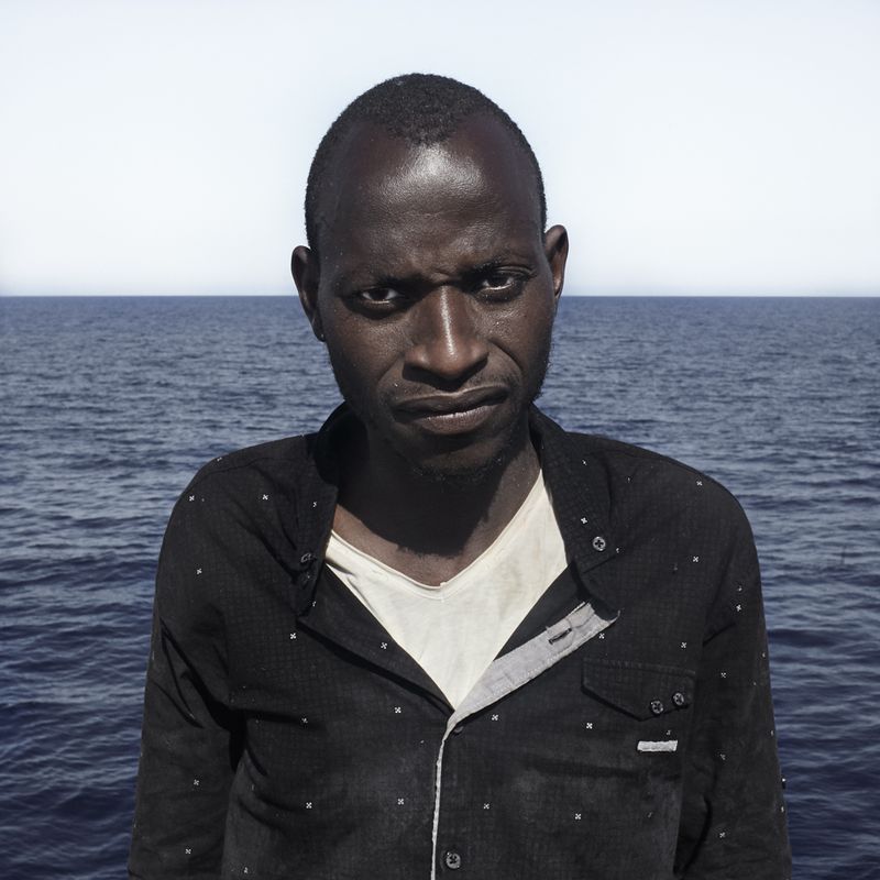 © CESAR DEZFULI - Image from the Passengers photography project