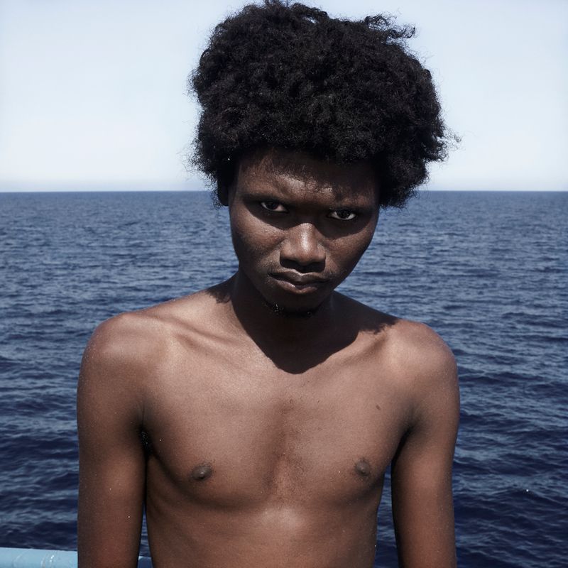 © CESAR DEZFULI - Image from the Passengers photography project