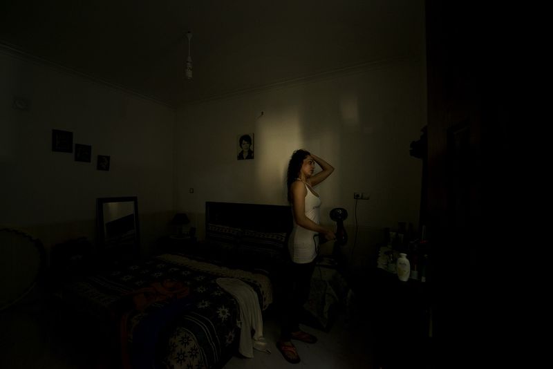 © Marjan Yazdi - Naghmeh oves to spend time for herself when she has free time at home.