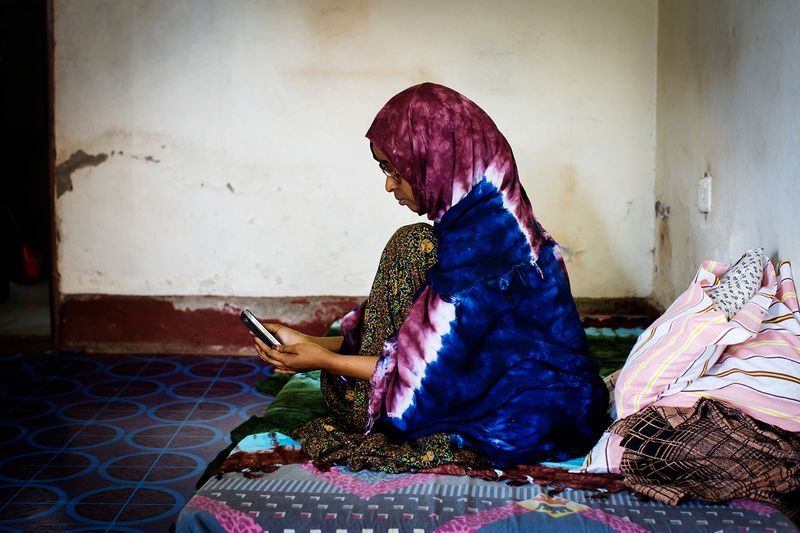 © Anne Ackermann - Image from the Behind Veils and Walls - Women in Little Mogadishu photography project