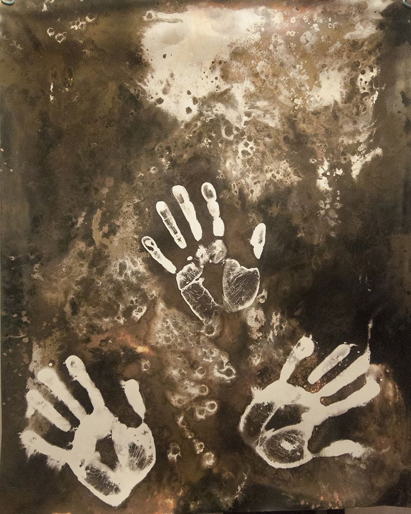 © Roberto Fernández Ibáñez - Image from the THE HAND (In the Red Cave) photography project