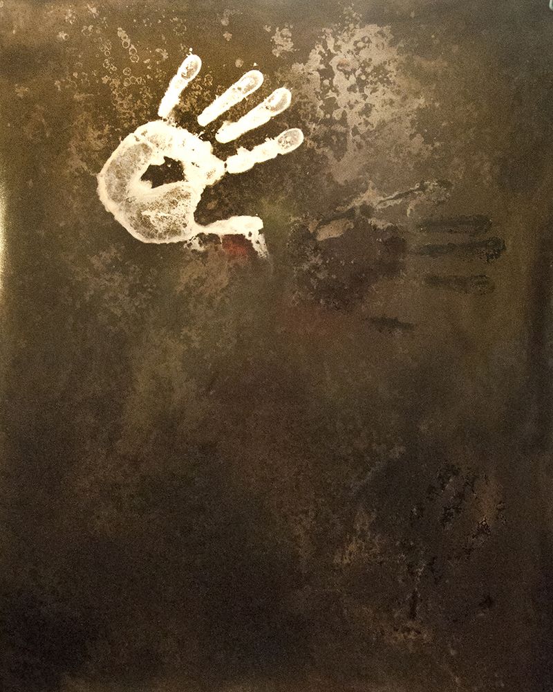 © Roberto Fernández Ibáñez - Image from the THE HAND (In the Red Cave) photography project