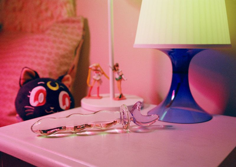 © Eva Szombat - Beatrix's crystal dildo