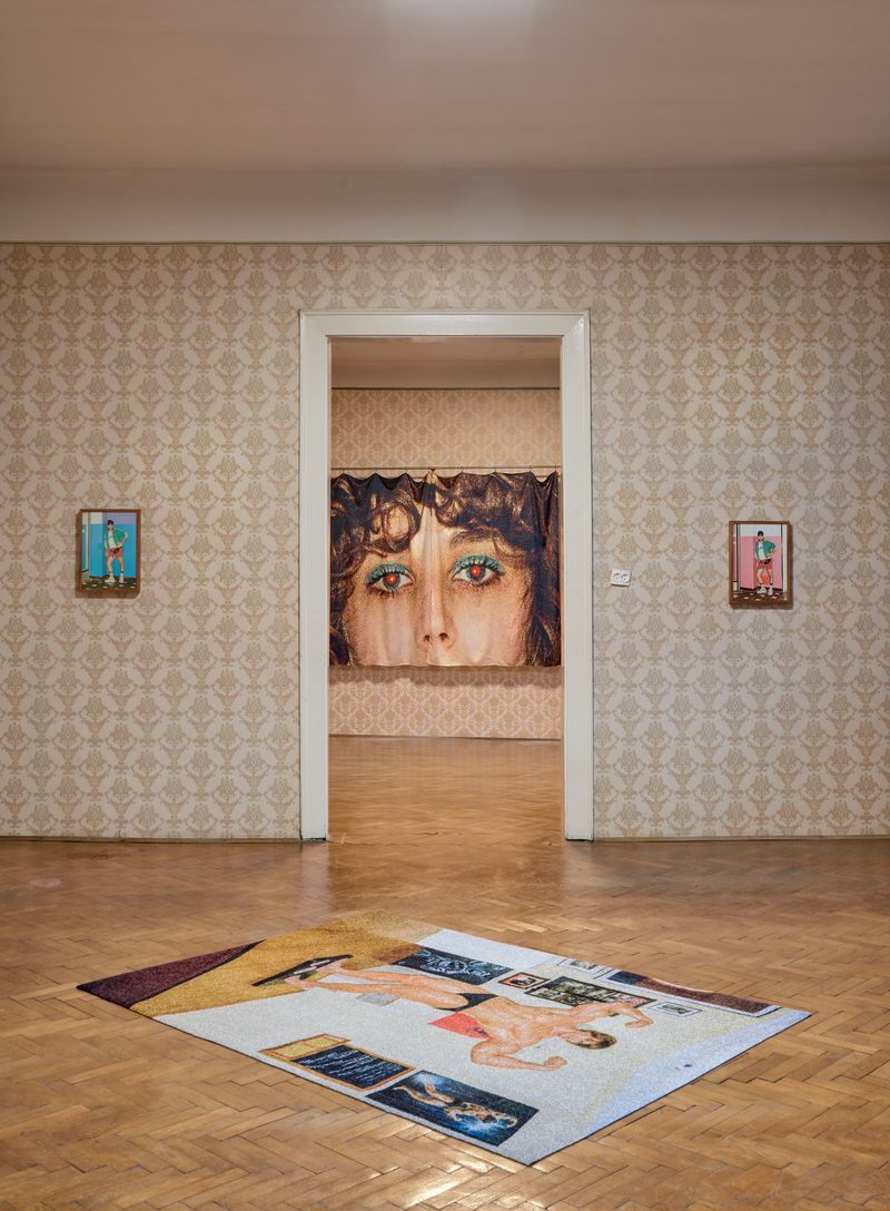 © Eva Szombat - Installation view at Longtermhandstand Gallery