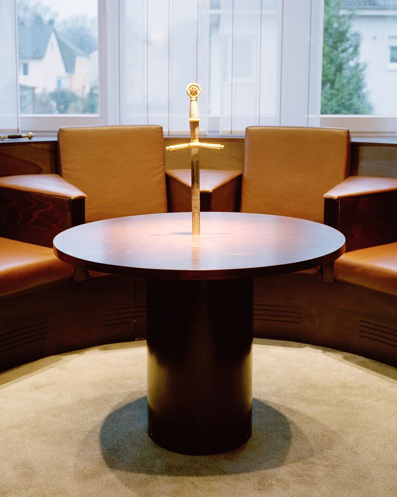 © Juliane Herrmann - Templars’ knife in the library of ‘Reinoldus zur Pflichttreue’ Lodge, Dortmund, Germany, 2013.