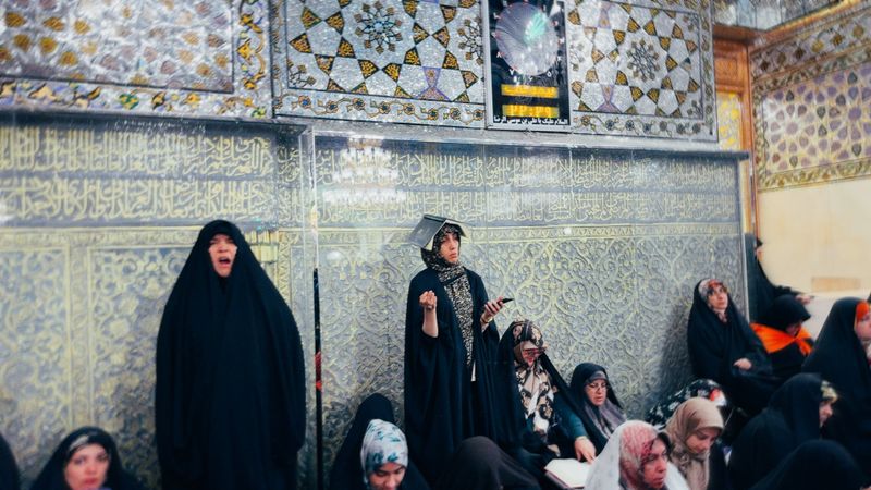 © samane vejdan - Faith and weariness sharing the same wall