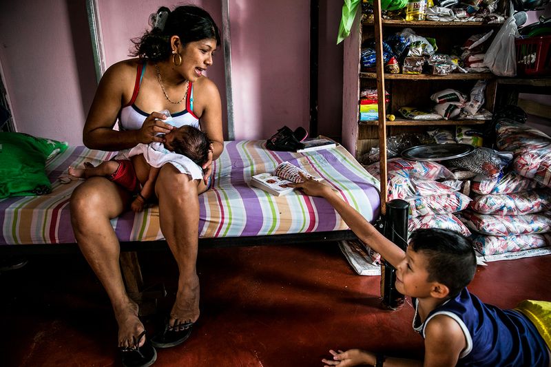 © Catalina Martin-chico - Image from the Colombia, (RE) BIRTH photography project