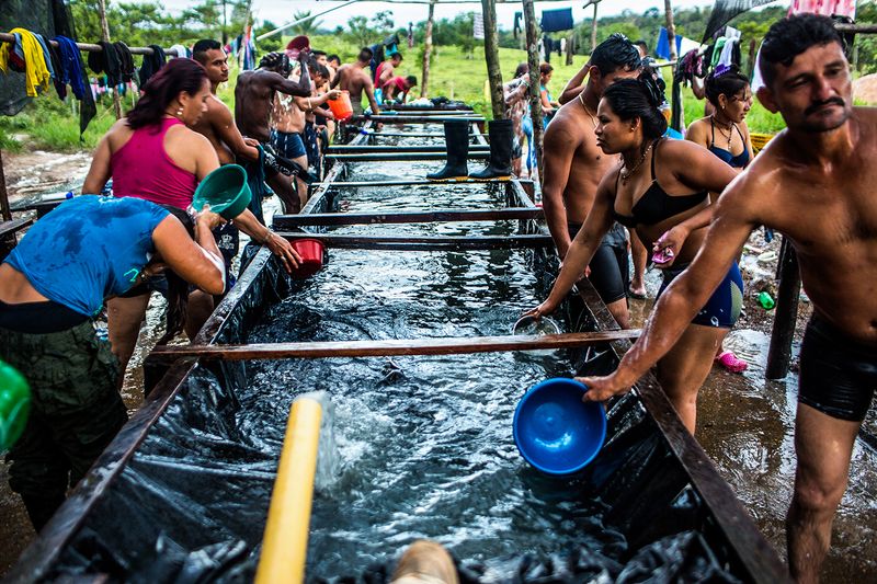 © Catalina Martin-chico - Image from the Colombia, (RE) BIRTH photography project