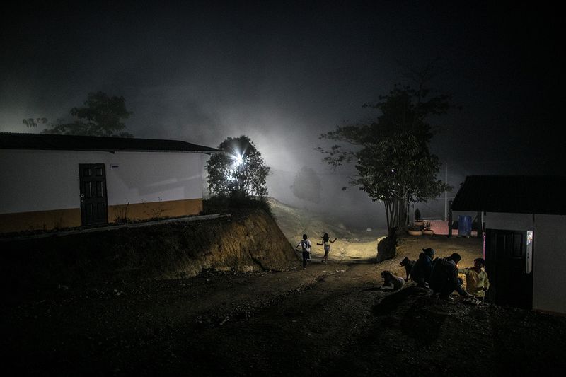 © Catalina Martin-chico - Image from the Colombia, (RE) BIRTH photography project