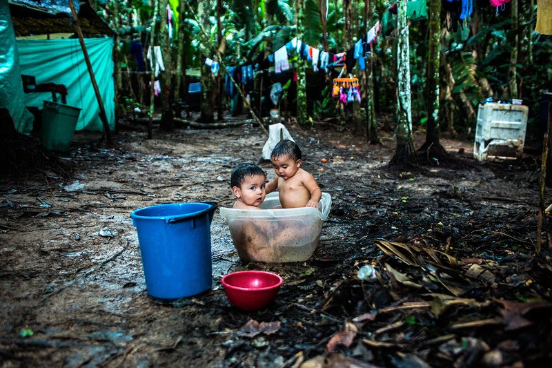 © Catalina Martin-chico - Image from the Colombia, (RE) BIRTH photography project