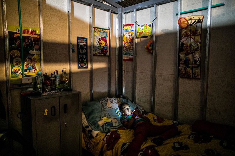 © Catalina Martin-chico - Image from the Colombia, (RE) BIRTH photography project