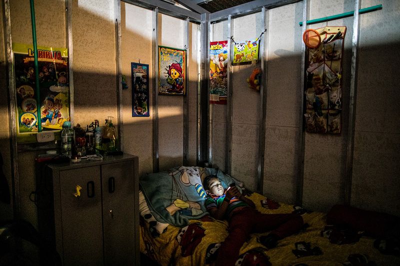 © Catalina Martin-chico - Image from the Colombia, (RE) BIRTH photography project