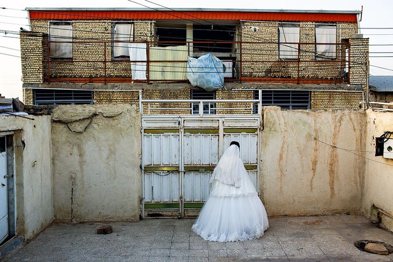 © Catalina Martin-chico - Lali, Khuzestan – April 2016Zeinab, dressed and ready to meet her future husband.