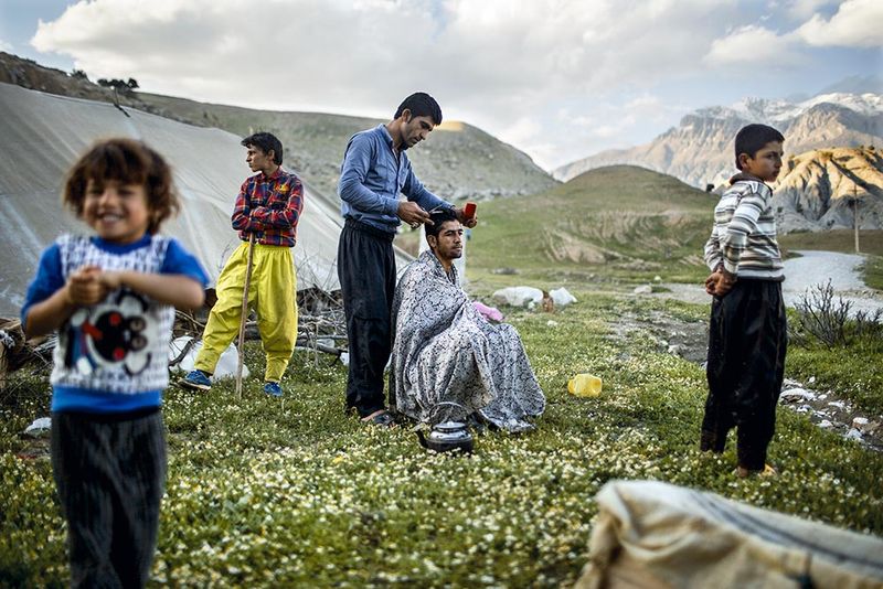 © Catalina Martin-chico - A break for some of the Bakhtiari nomads and time to look after their appearance. Near Lali, Khuzestan Province, April 2016.