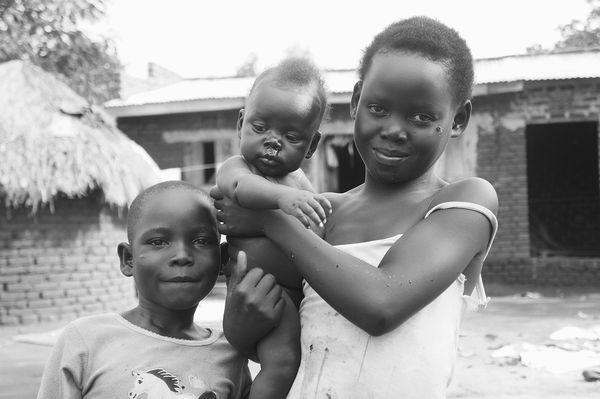 © Rhonda Welch - Children taking care of children